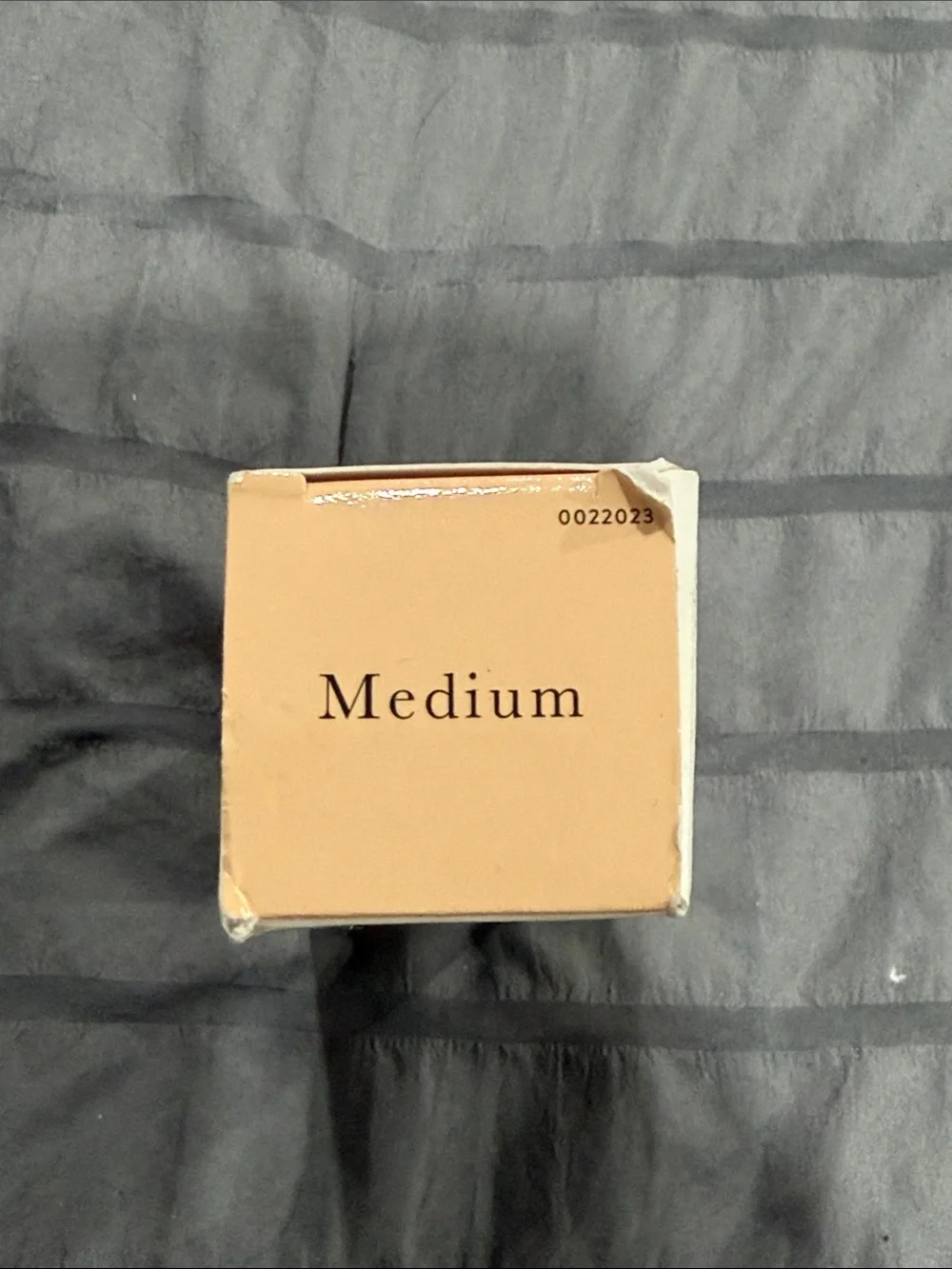 Laura Geller Liquid Foundation in Medium-BNIB